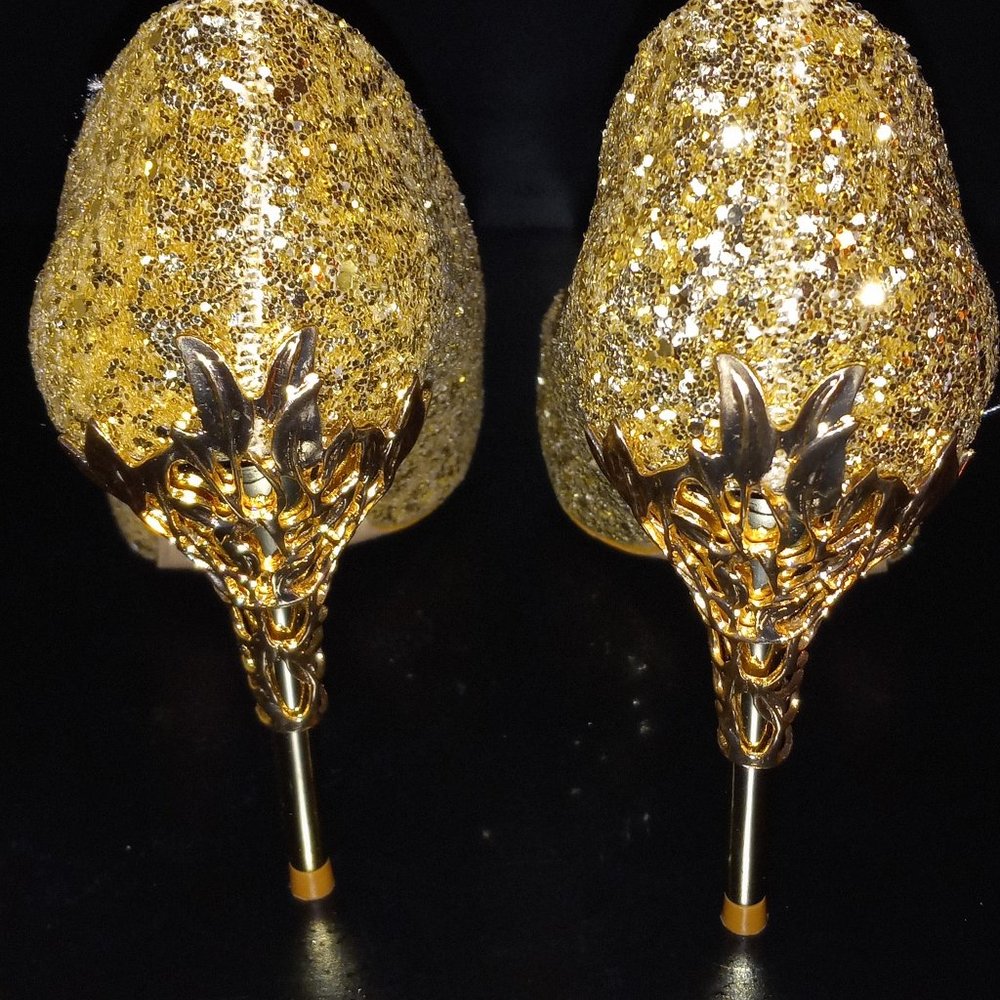 Gold EMBOSSED Sparkling Stilletos.